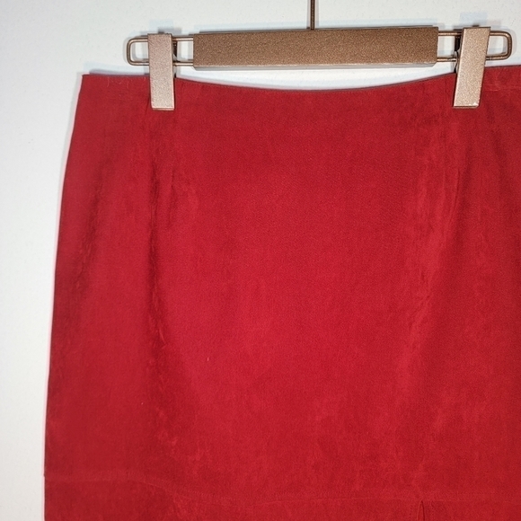 PARISCOPE red vintage skirt. - Picture 5 of 11